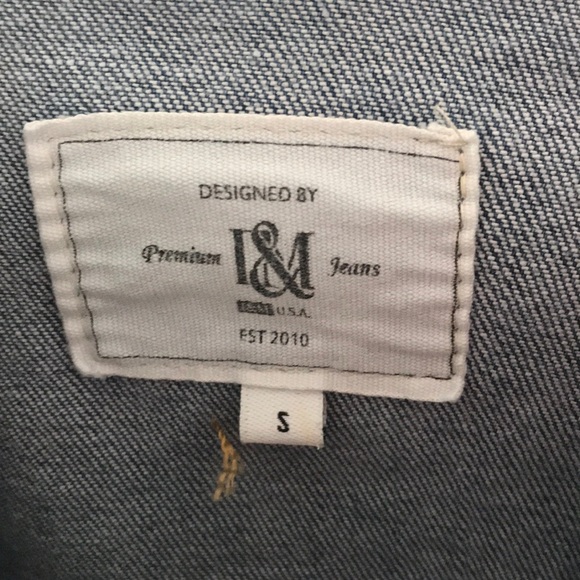 ▪️Cropped Jean Jacket - NEVER WORN! ❤️ - Picture 2 of 3